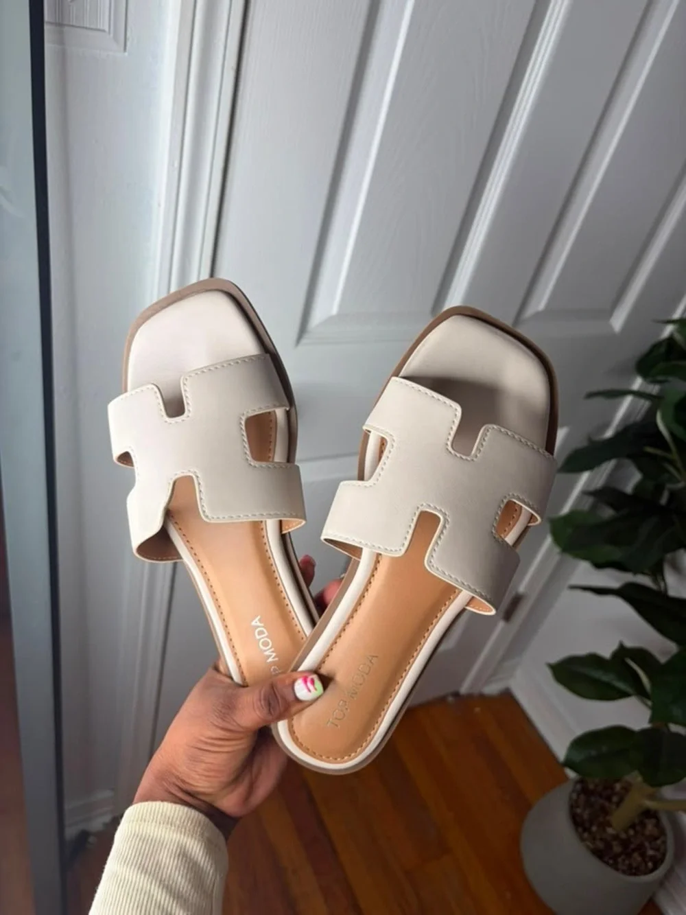 TOP Moda Neutral Cream Cutout Slide Mule